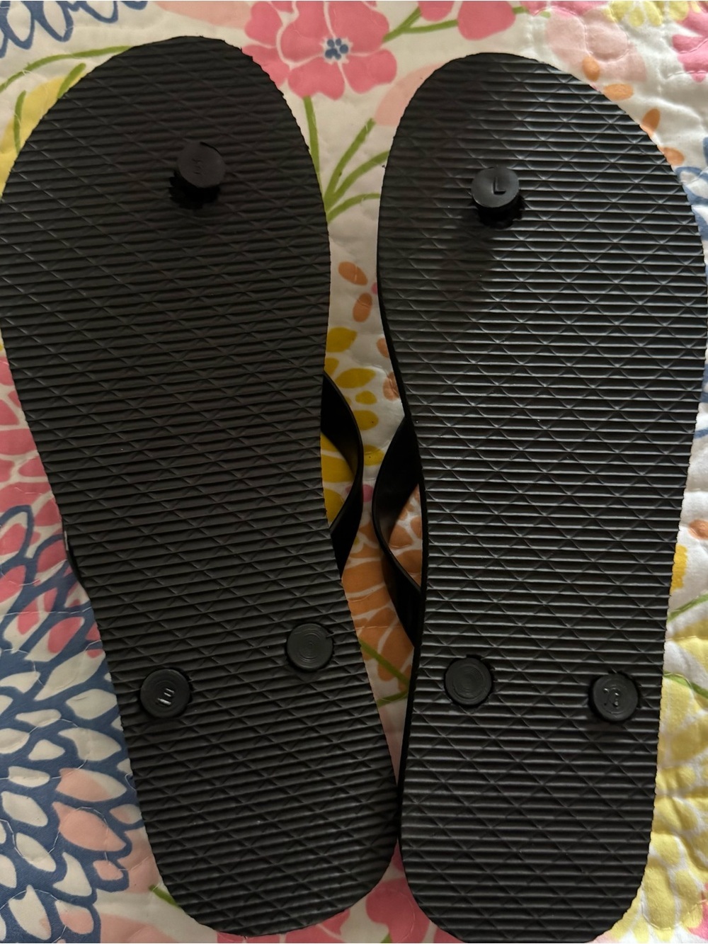 NIB SIZE 10 FLIP FLOPS (3 PAIR) - Picture 8 of 10